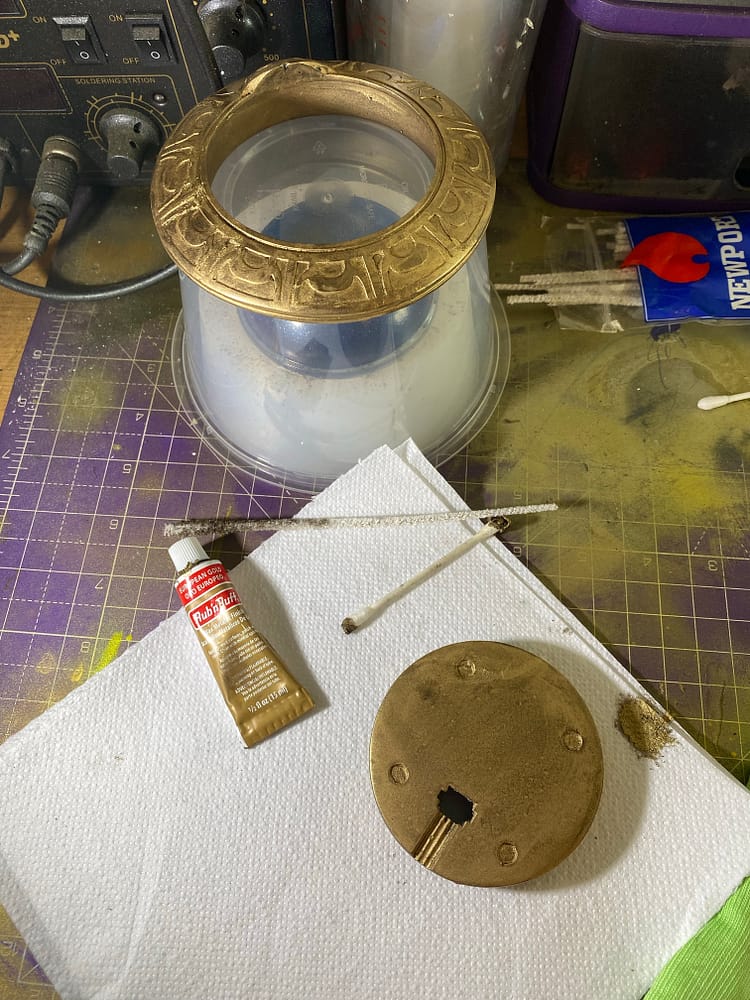 Rub'Buff beign applied to the ring and base